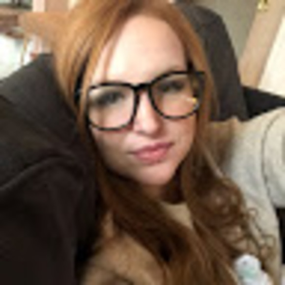 Meet your Posher, Carissa - Picture 1 of 1